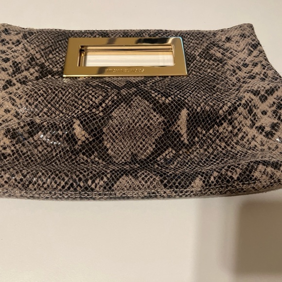 Beautiful Michael Kors Snake Skin Embossed Clutch Bag Tan/black Print - Picture 9 of 12